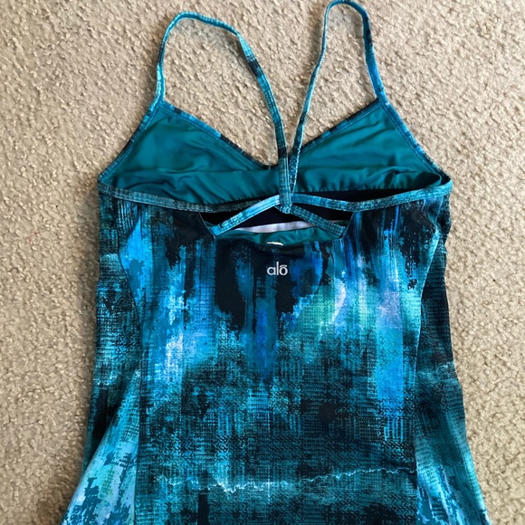 Alo yoga tank - Picture 2 of 3
